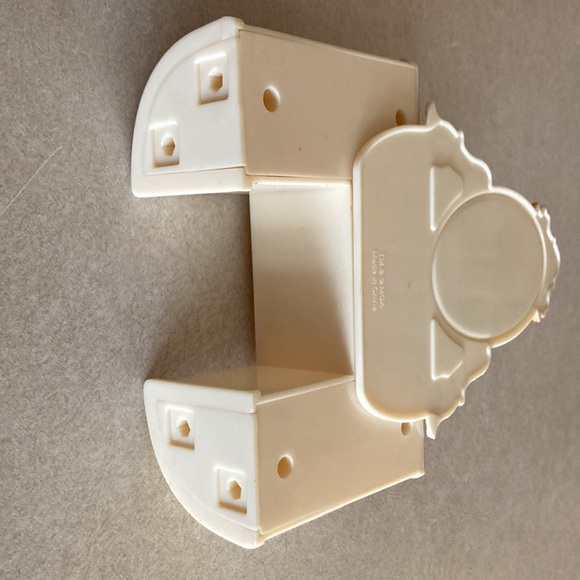 Vintage 1970s Barbie dresser with mirror. - Picture 7 of 7